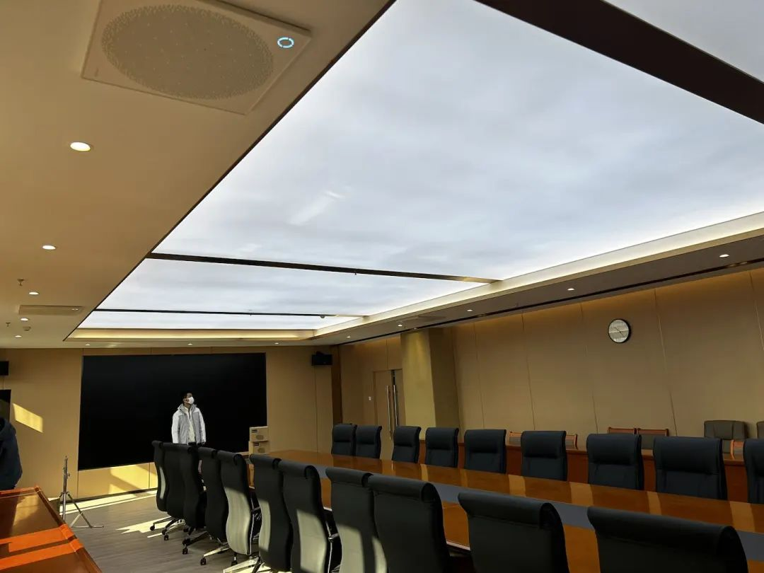 nearity-a50-ceiling-microphone-elevates-audio-system-for-legal-departments